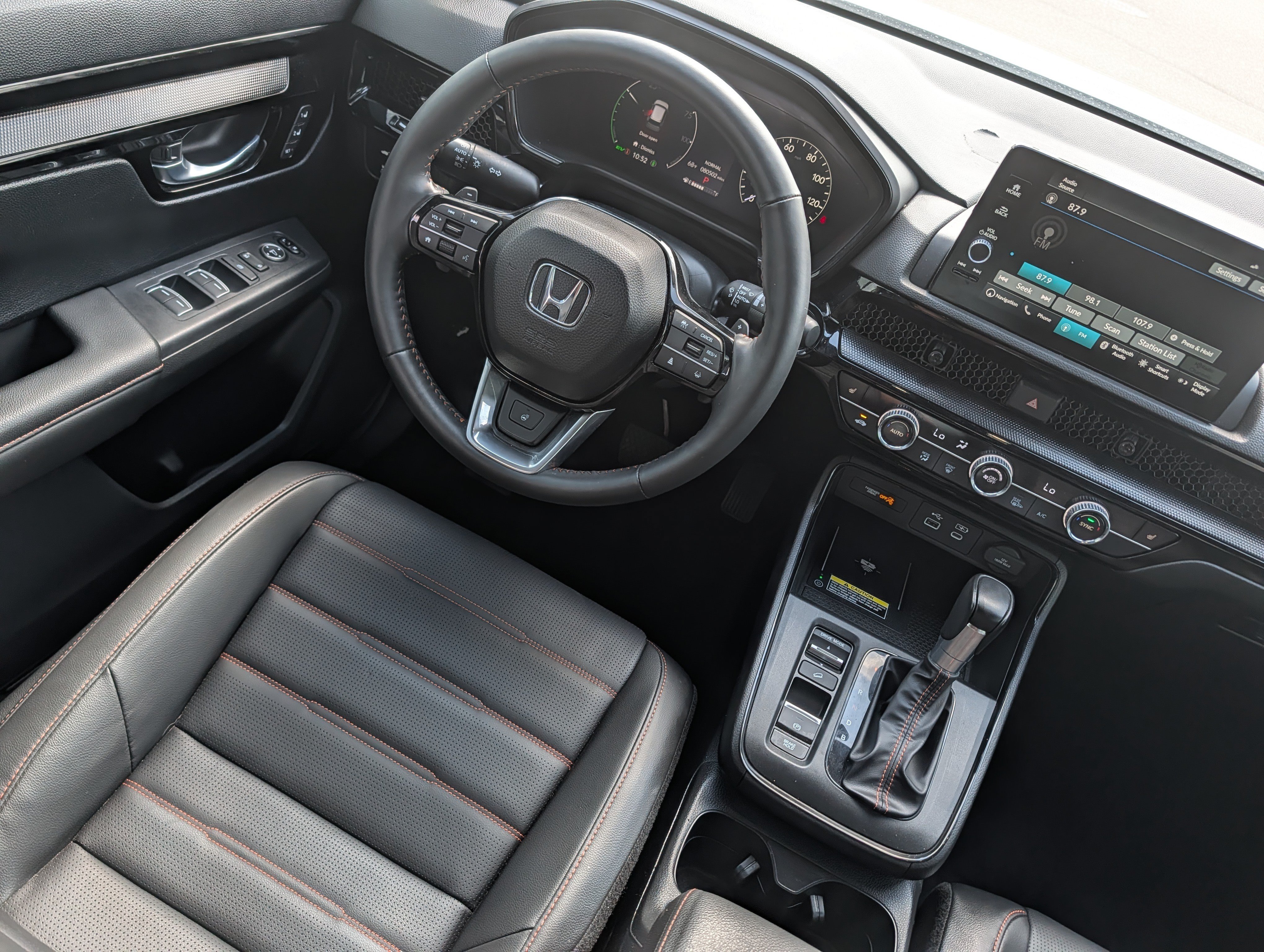 Used 2025 Honda CR-V Sport Touring image 9