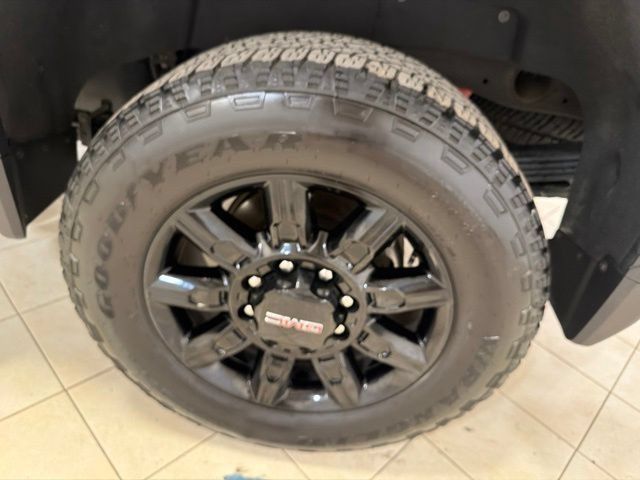 Used 2025 GMC Sierra 2500 AT4 AWD/4WD image 27