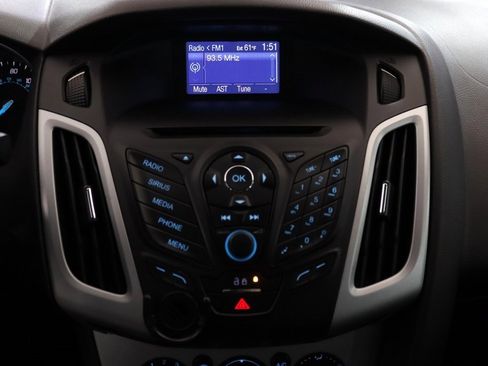 Used 2014 Ford Focus SE w/ SE Winter Package image 16