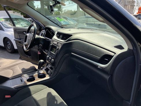 Used 2016 Chevrolet Traverse LT image 22