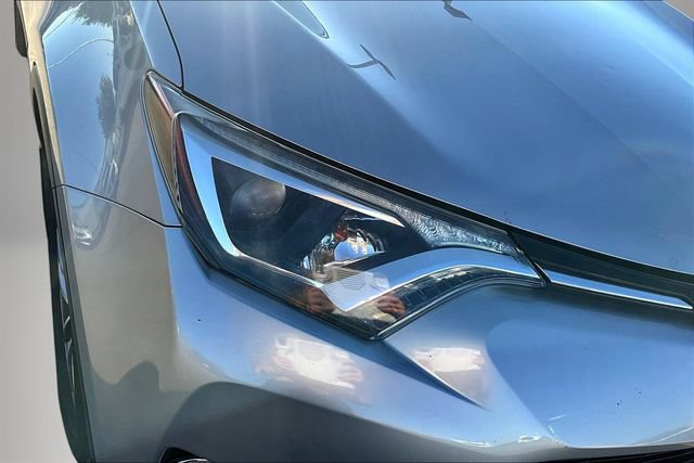 Used 2018 Toyota RAV4 XLE AWD/4WD image 30