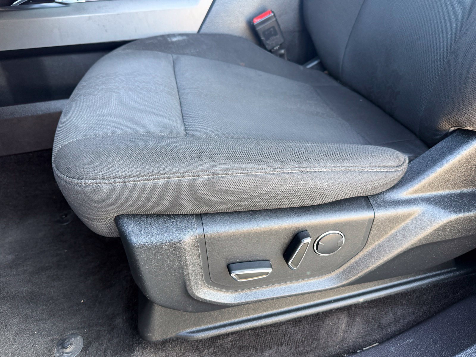 Used 2018 Ford F150 XLT w/ Equipment Group 302A Luxury AWD/4WD image 37