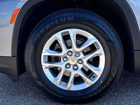 Used 2023 Chevrolet Traverse LS AWD/4WD image 7