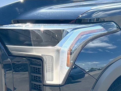 Used 2025 Toyota Tundra SR5 AWD/4WD image 10