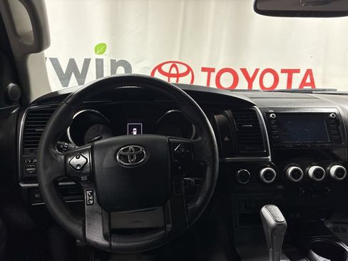 Used 2020 Toyota Sequoia TRD Pro AWD/4WD image 23