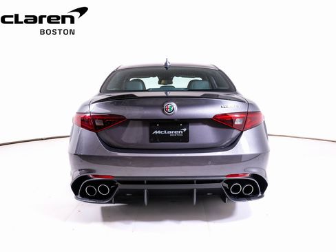 Used 2023 Alfa Romeo Giulia Quadrifoglio image 4