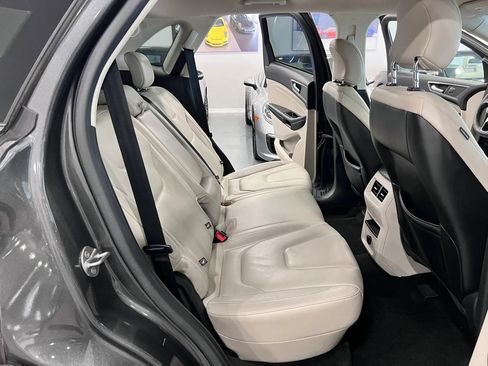Used 2018 Ford Edge Titanium FWD image 11