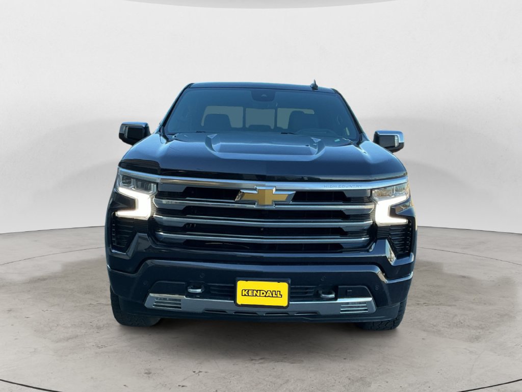 Certified 2023 Chevrolet Silverado 1500 High Country w/ High Country Premium Package AWD/4WD image 3