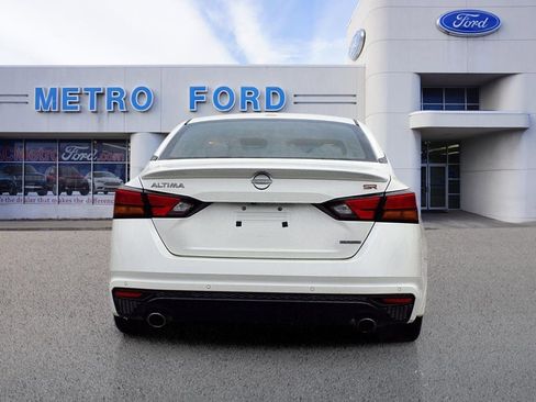 Used 2024 Nissan Altima 2.0 SR FWD image 5