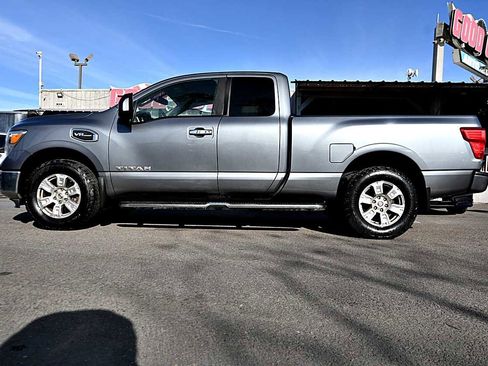 Used 2017 Nissan Titan SV image 4
