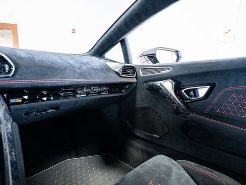 Used 2018 Lamborghini Huracan Performante image 63