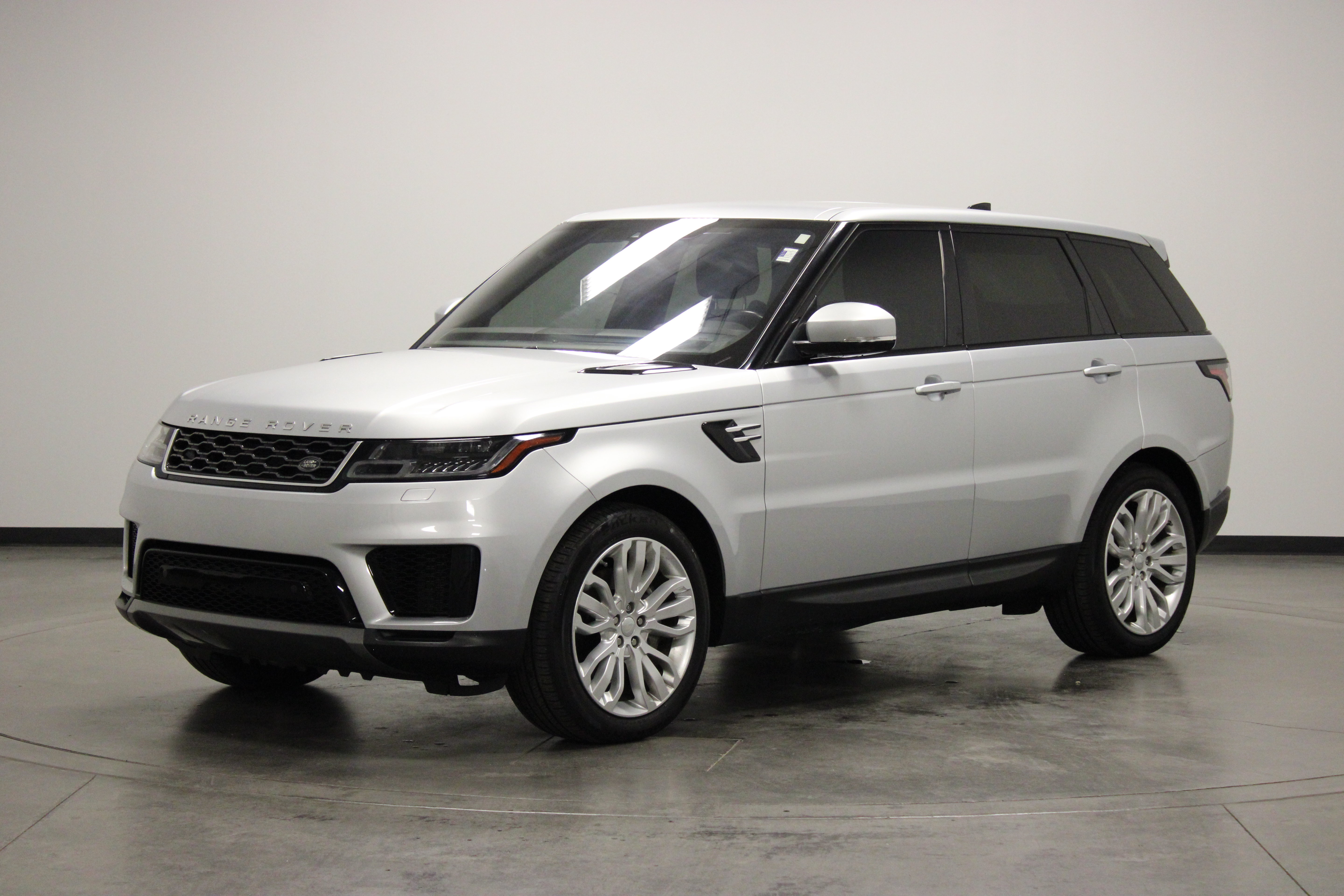 Used 2020 Land Rover Range Rover Sport SE AWD/4WD image 4