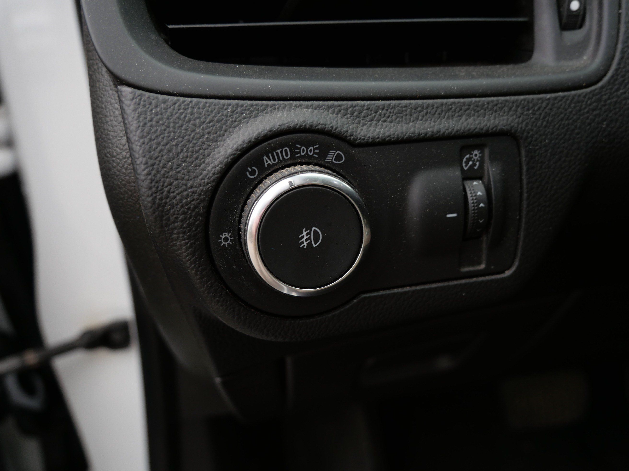 Used 2020 Buick Envision Essence AWD/4WD image 24