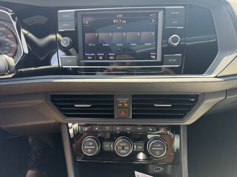 Used 2019 Volkswagen Jetta R-Line FWD image 32