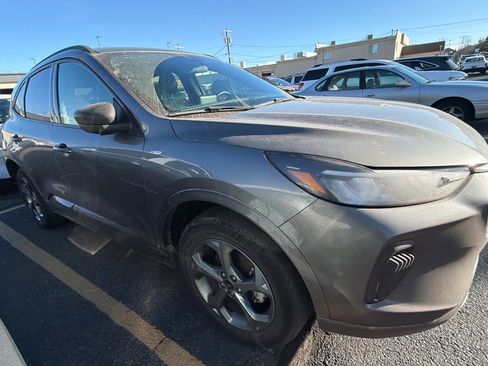 Used 2024 Ford Escape ST-Line image 2
