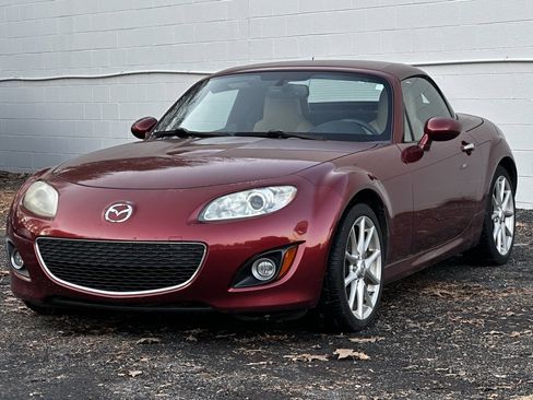 Used 2010 MAZDA MX-5 Miata Grand Touring w/ Premium Pkg image 3