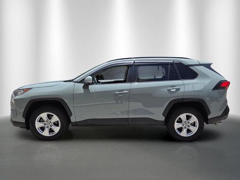 Used 2021 Toyota RAV4 XLE w/ Convenience Package FWD image 6