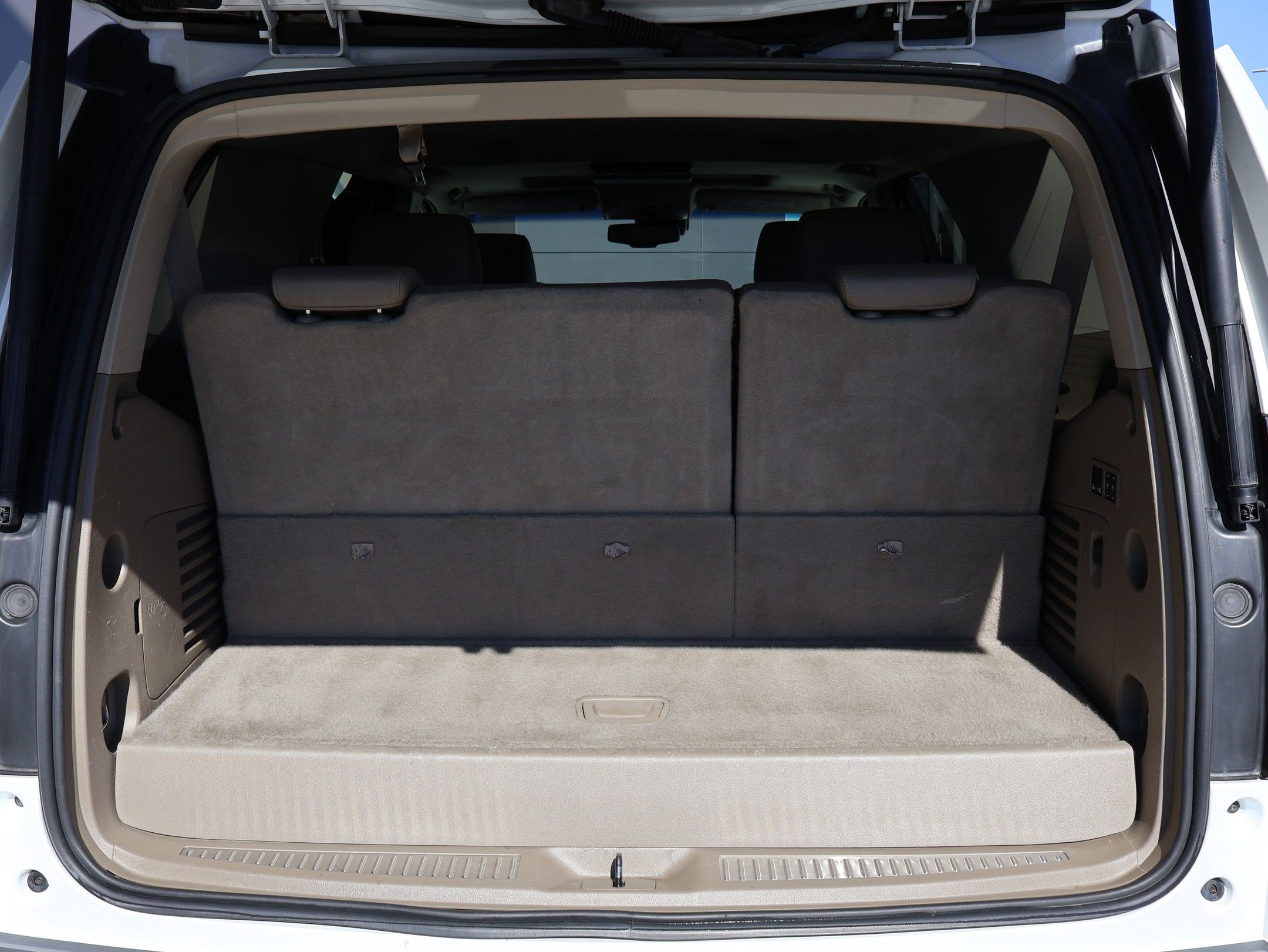 Used 2016 Chevrolet Tahoe LTZ AWD/4WD image 30