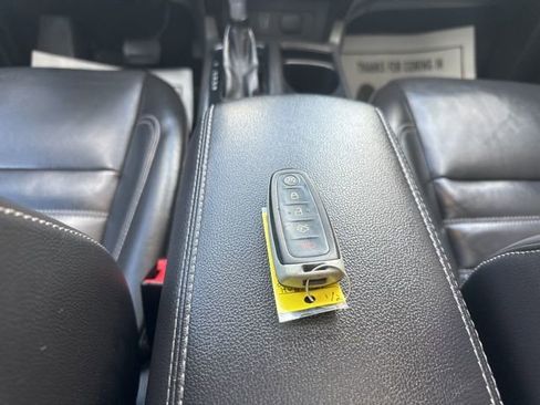 Used 2017 Ford Escape Titanium image 24