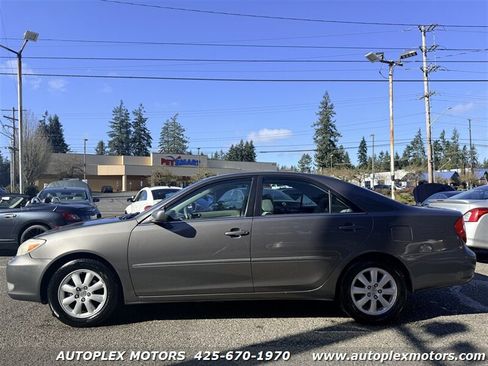 Used 2004 Toyota Camry XLE FWD image 5