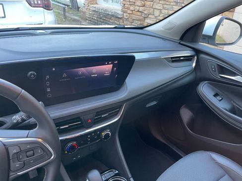Used 2025 Buick Encore GX Preferred image 18