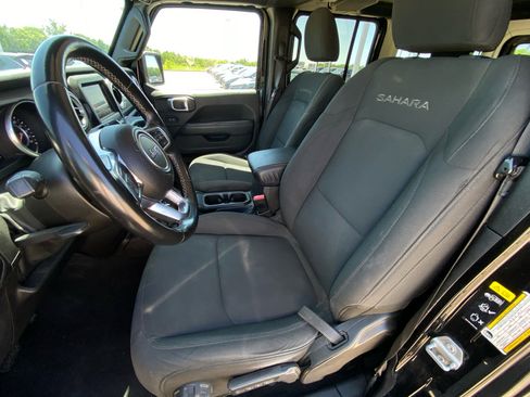 Used 2020 Jeep Wrangler Unlimited Sahara AWD/4WD image 11