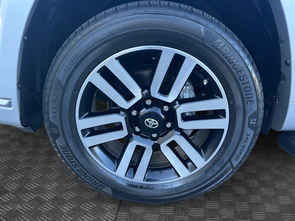 Used 2016 Toyota 4Runner Limited AWD/4WD image 31