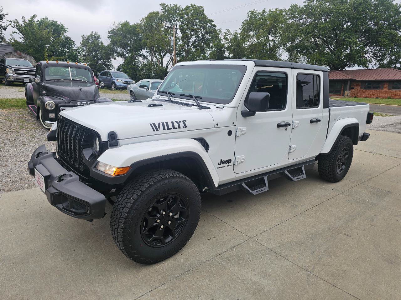 Used 2023 Jeep Gladiator Sport AWD/4WD image 6