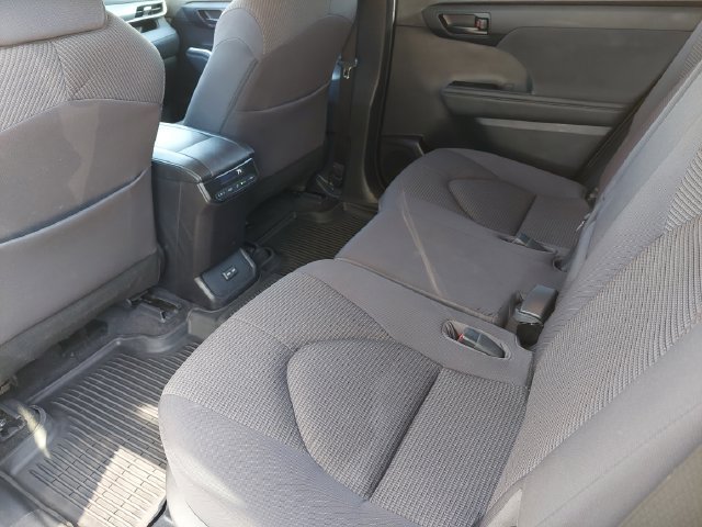 Used 2023 Toyota Highlander L FWD image 31