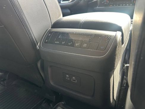 Used 2024 Nissan Pathfinder SL AWD/4WD image 23