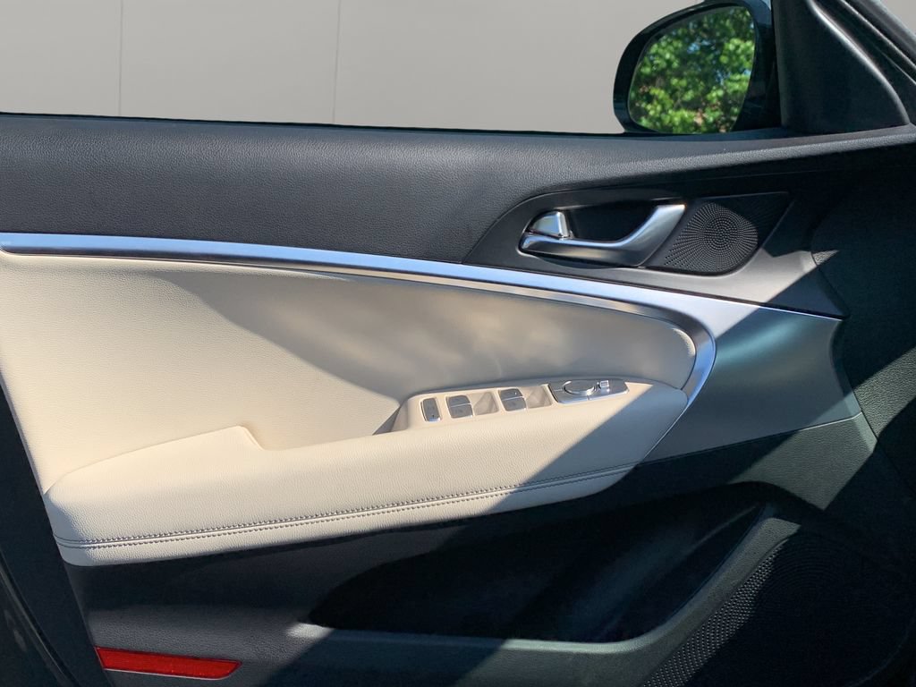 Certified 2026 Genesis G70 2.5T RWD image 11