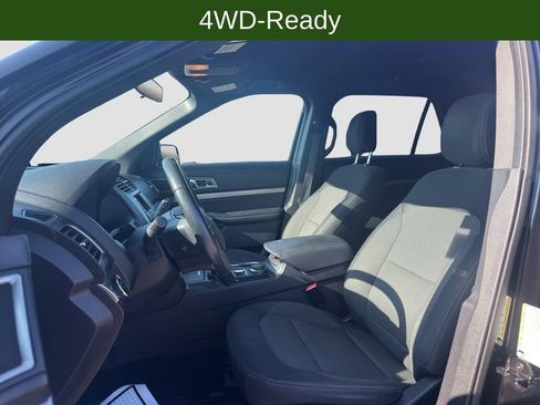 Used 2018 Ford Explorer XLT AWD/4WD image 9