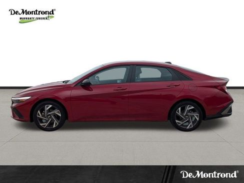 Certified 2025 Hyundai Elantra Sport image 8