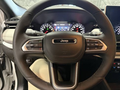 Used 2025 Jeep Compass Limited AWD/4WD image 22