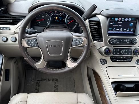 Used 2019 GMC Yukon XL Denali w/ Denali Ultimate Package AWD/4WD image 16