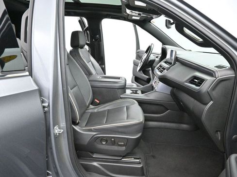 Used 2022 GMC Yukon XL SLT AWD/4WD image 35