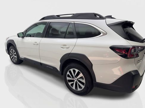 Used 2025 Subaru Outback Premium AWD/4WD image 14