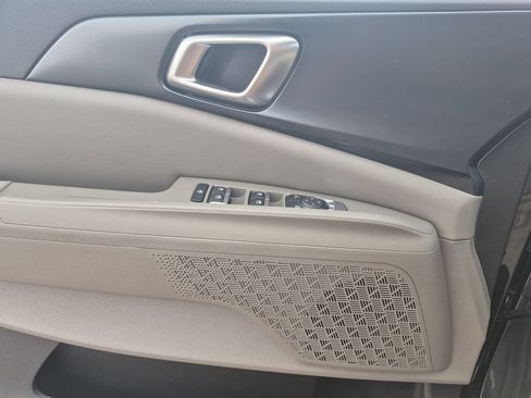 New 2026 Kia Carnival LX FWD image 6