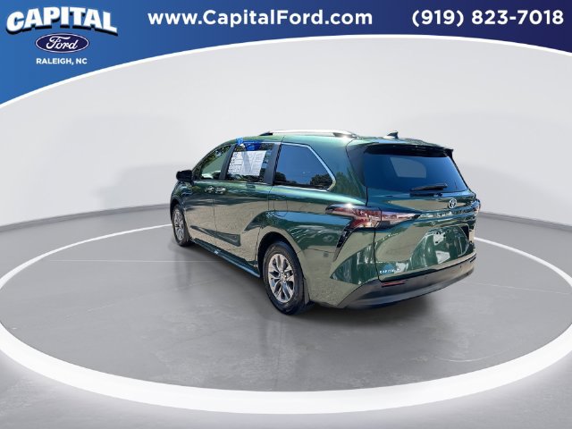 Used 2024 Toyota Sienna XLE FWD image 6