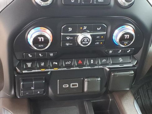 Used 2020 GMC Sierra 3500 Denali w/ Denali Ultimate Package image 18