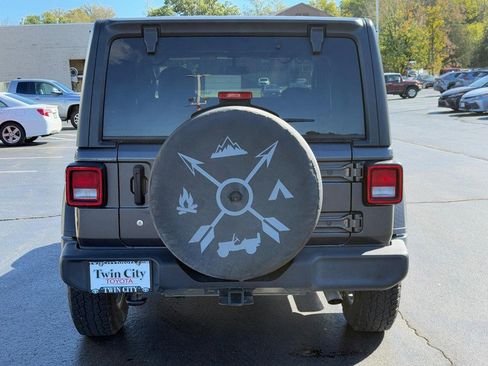 Used 2020 Jeep Wrangler Sport image 4