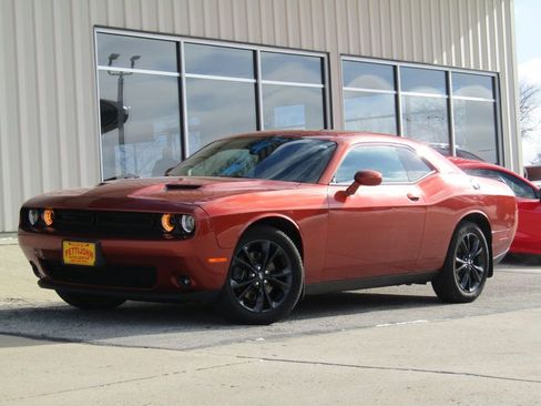 Used 2021 Dodge Challenger SXT w/ Driver Convenience Group image 11