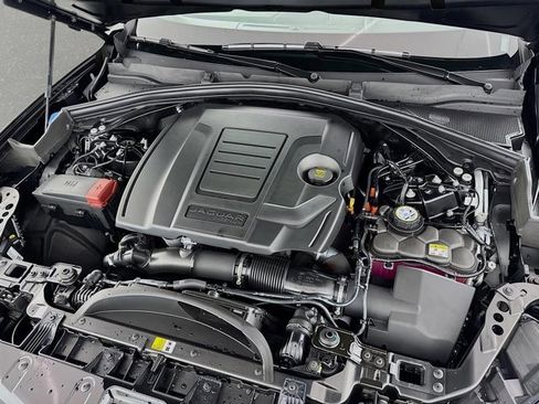 Used 2026 Jaguar F-PACE R-Dynamic S image 32