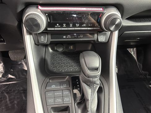 Used 2024 Toyota RAV4 LE image 26