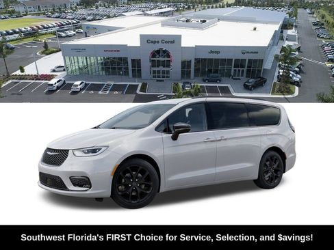 New 2026 Chrysler Pacifica Select image 2