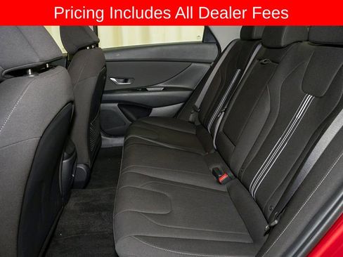 Used 2025 Hyundai Elantra SEL FWD image 8