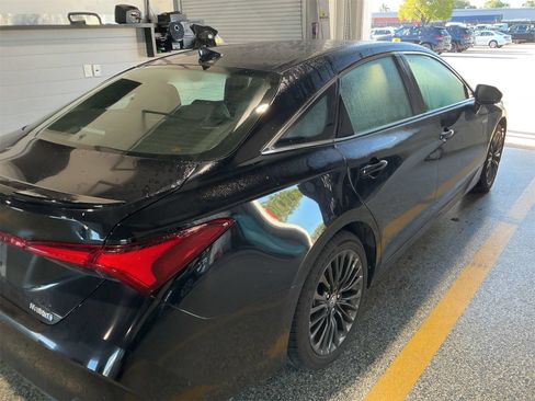 Used 2020 Toyota Avalon XSE FWD image 11