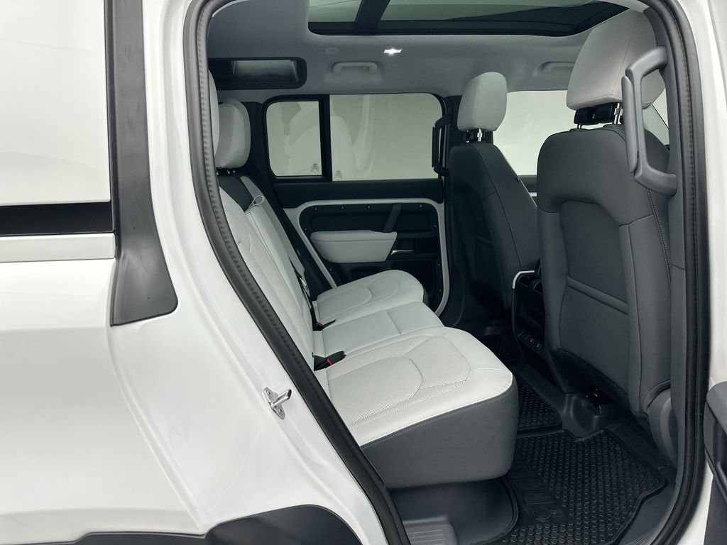 New 2025 Land Rover Defender 110 S AWD/4WD image 5