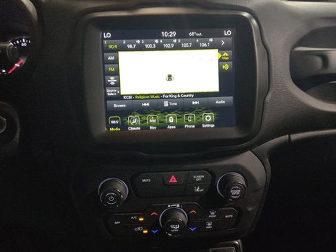 Used 2023 Jeep Renegade Latitude image 25