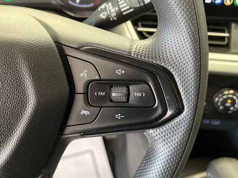Used 2024 Chevrolet Trax LS w/ LS Convenience Package FWD image 21